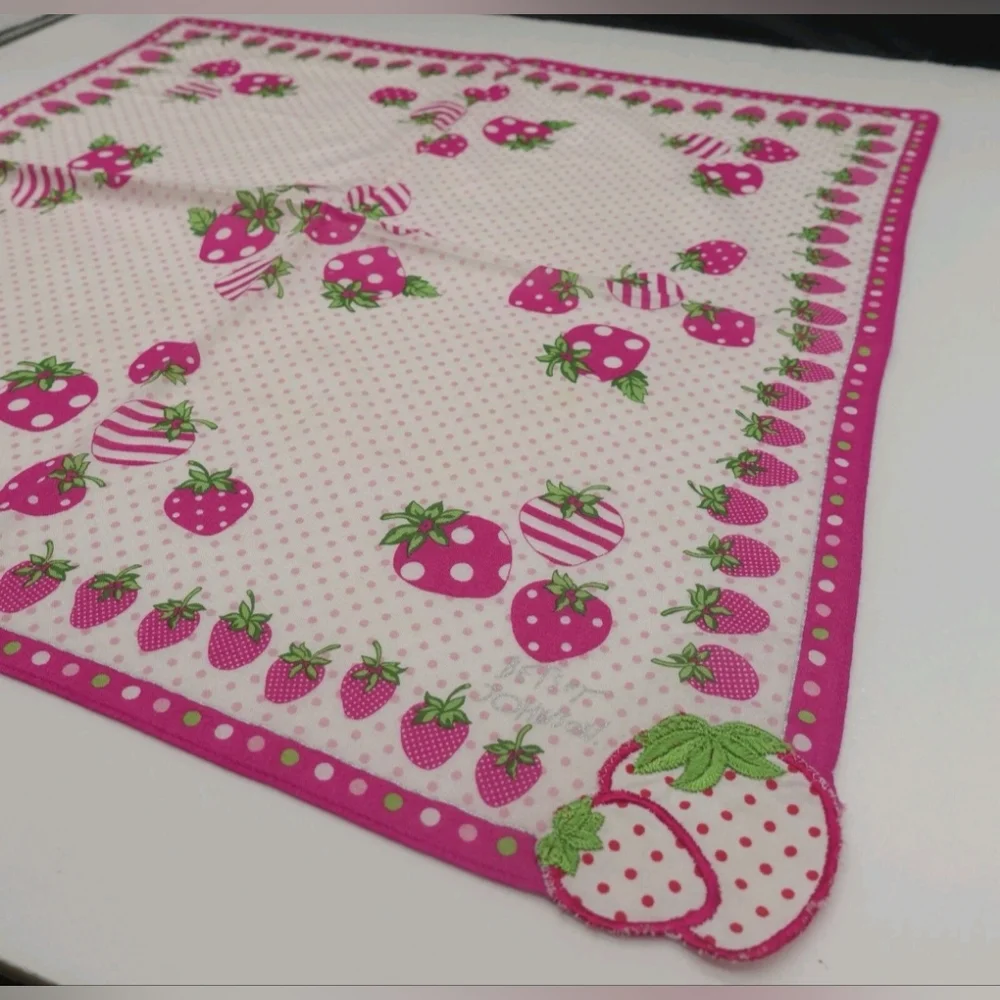 *RARE* Vintage Betsey Johnson Designer Scarf 💎 Ivory Pink Strawberry Embroidery - Picture 8 of 8